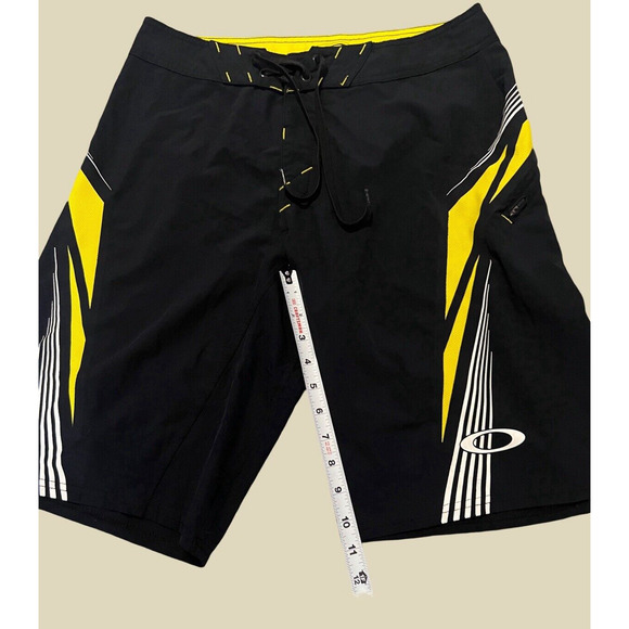 OAKLEY Men's Blade II Boardshorts, Swim Trunks, Black & Yellow| Men's: 31 - Picture 7 of 8